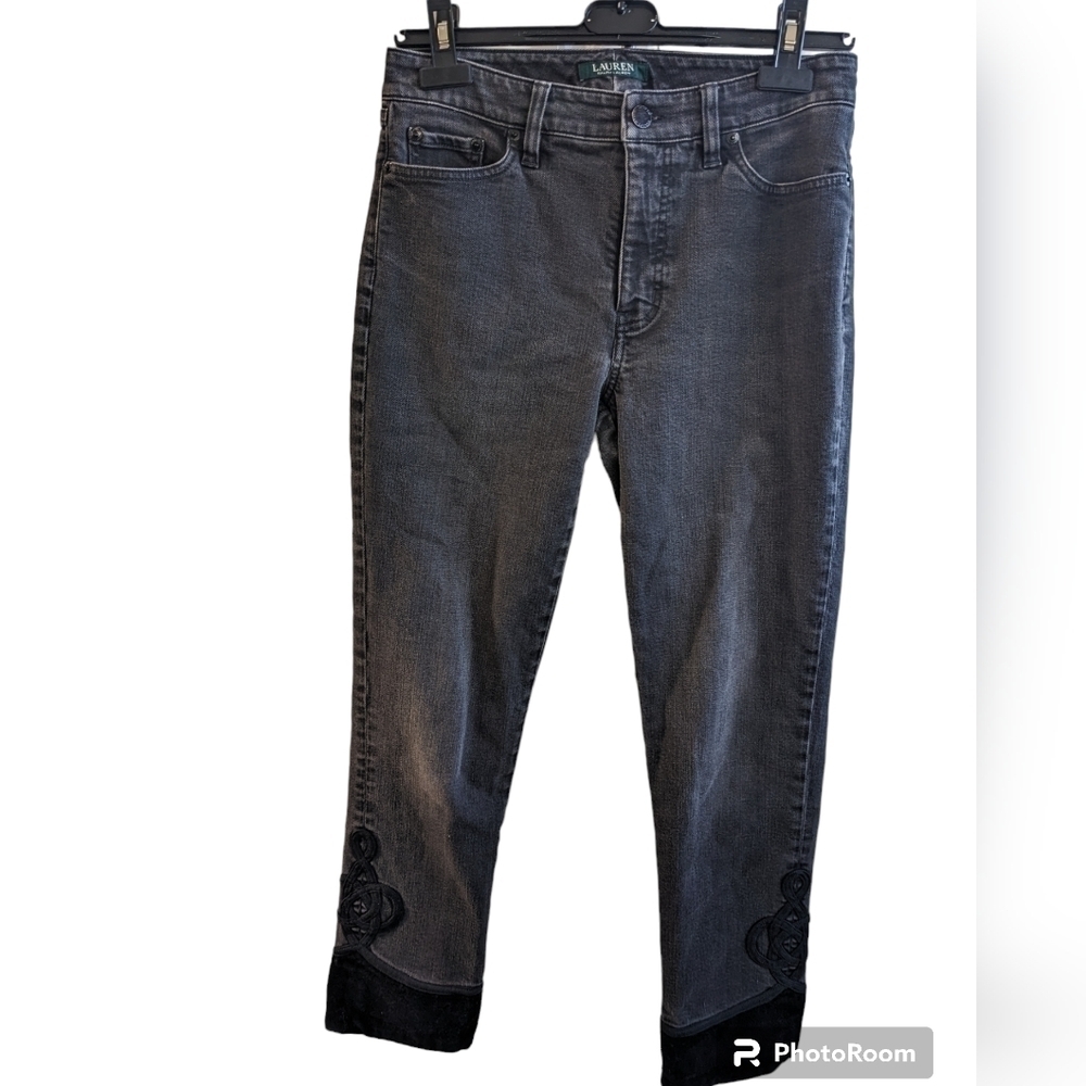 Lauren Ralph Lauren women's embroidered black Regal straight ankle jean size 4